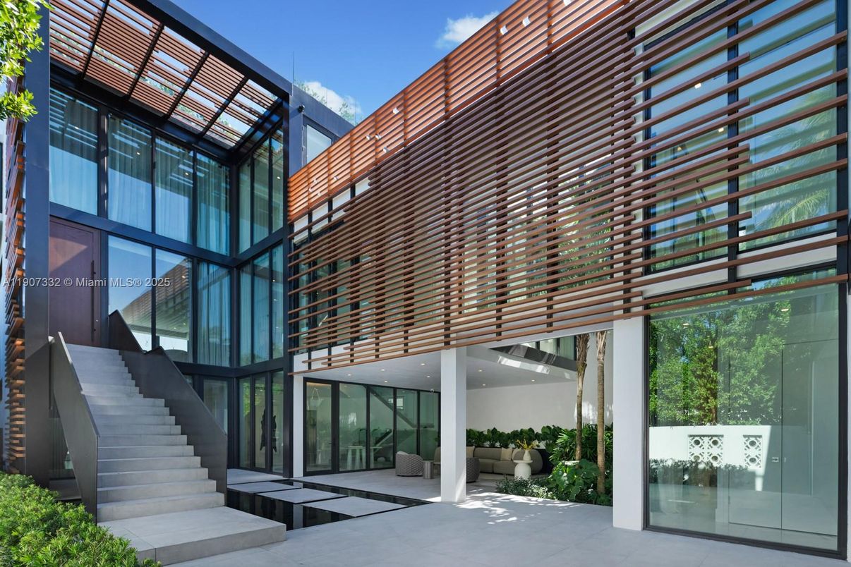 Exterior, Facade, Highrise