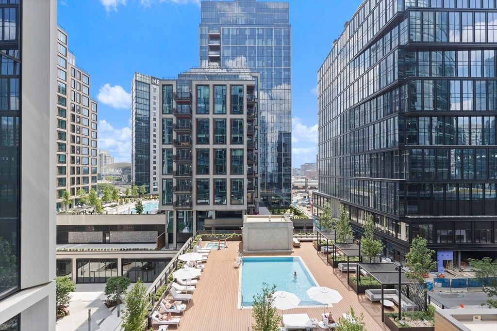 Exterior, Pool, Other