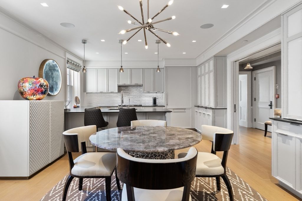 Dining room, Interior, Kitchen, Pendant Lights, Recessed Lighting, Wood Texture Flooring