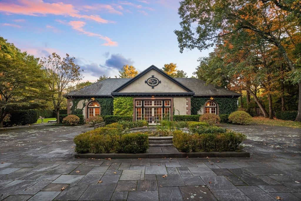 Backyard, Exterior, Facade, French Provincial