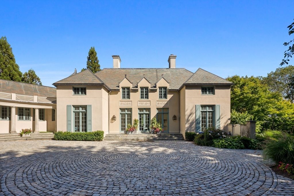 Exterior, Facade, French Provincial