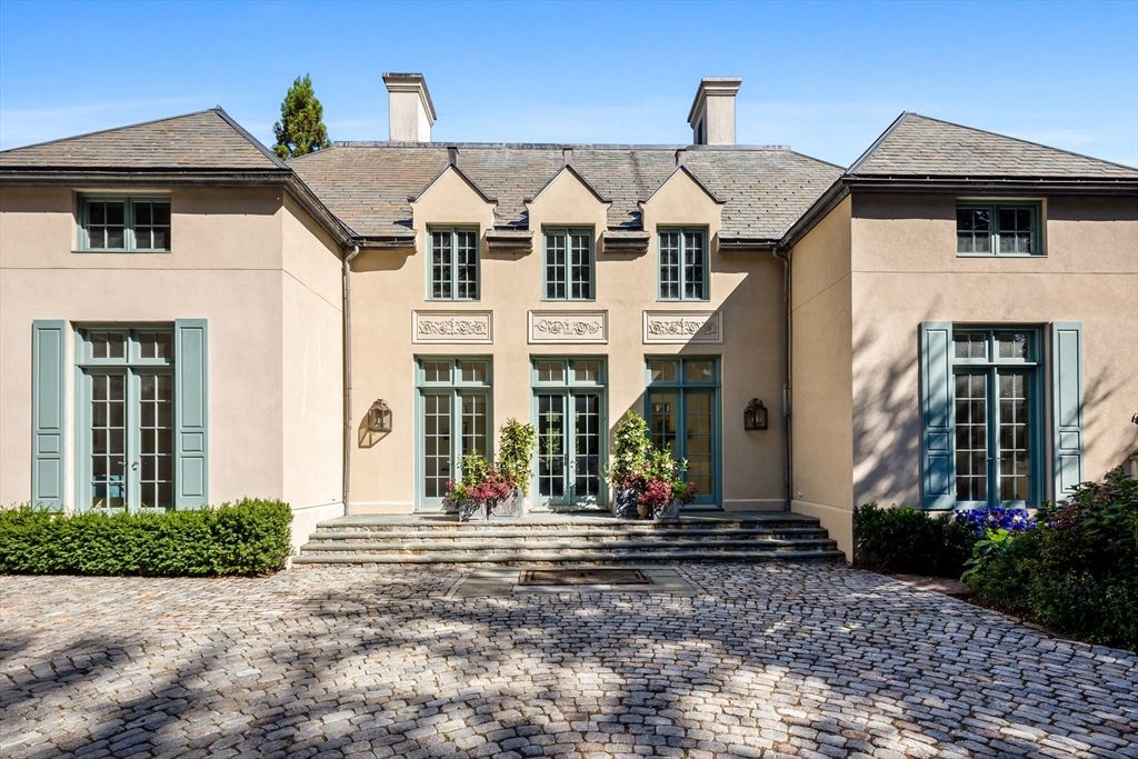 Exterior, Facade, French Provincial