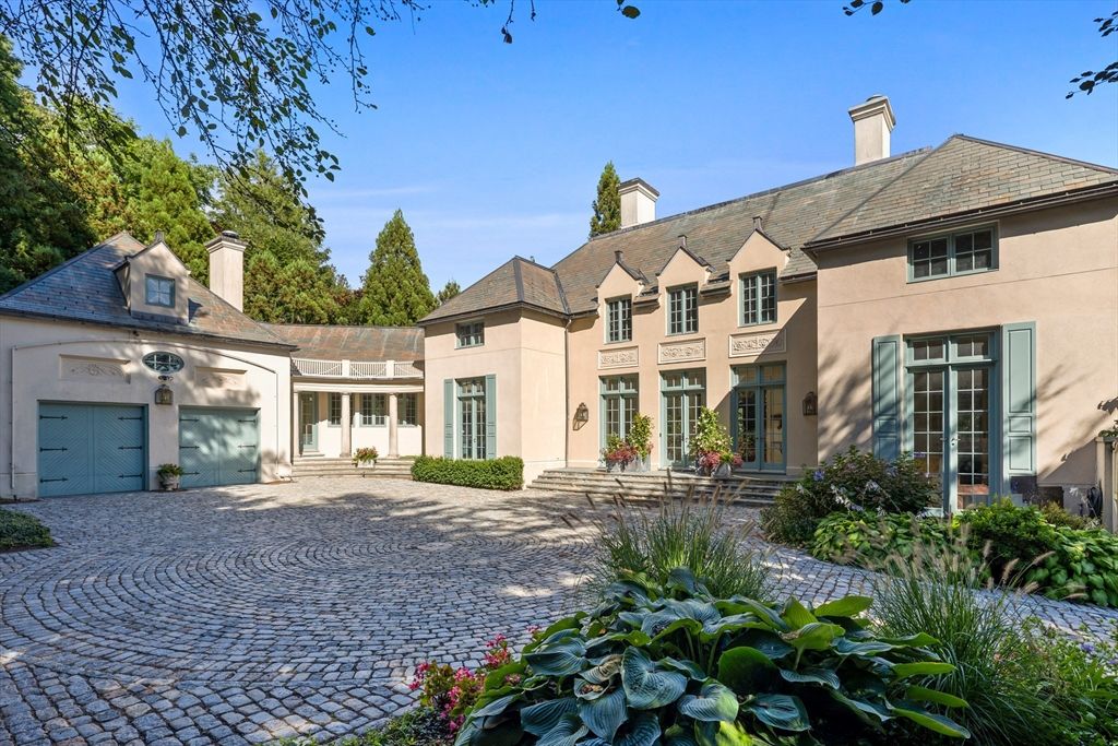 Attached, Exterior, Facade, French Provincial