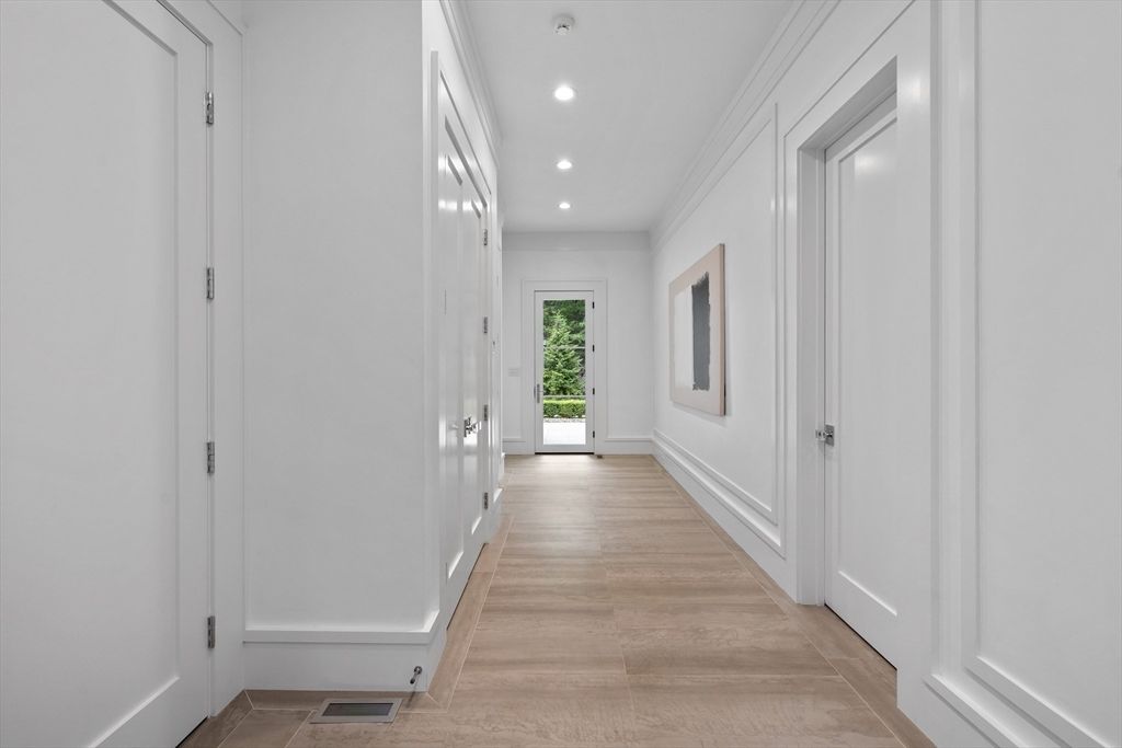 Interior, Recessed Lighting, Wood Texture Flooring