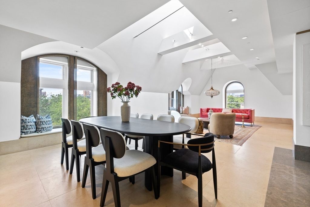 Dining room, Interior, Living room, Pendant Lights, Recessed Lighting