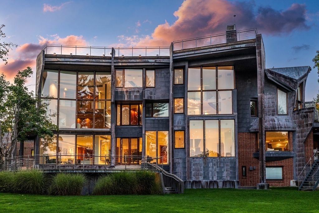 Exterior, Facade, Brick Facade, Modern