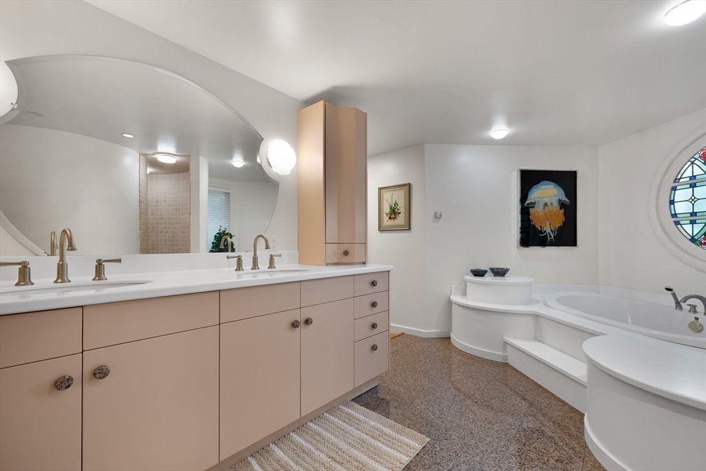 Bathroom, Dual Sink Vanities, Interior
