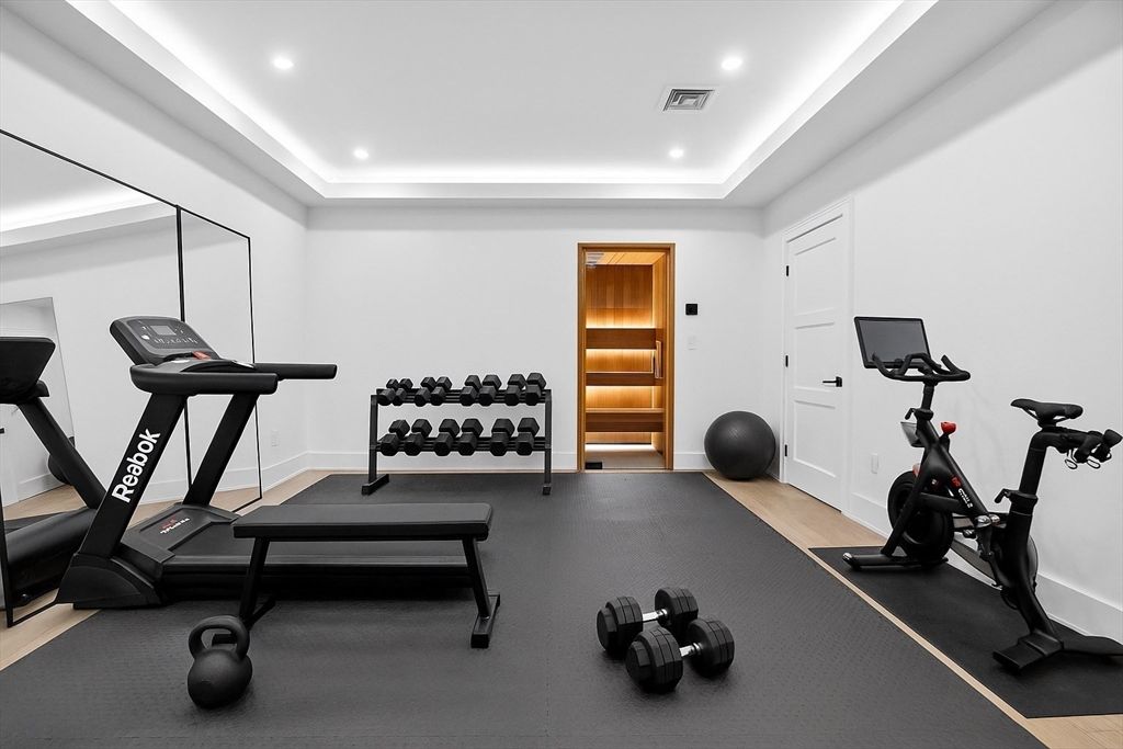 Fitness Equipment, Interior, Recessed Lighting, Wood Texture Flooring