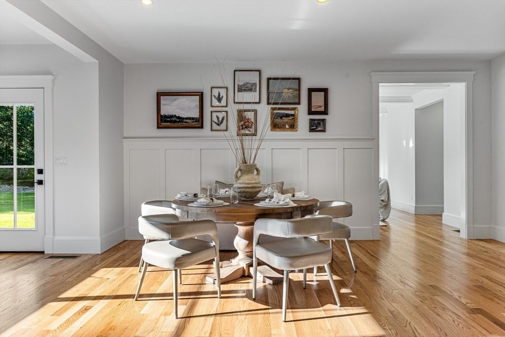 Dining room, Interior, Recessed Lighting, Wood Texture Flooring