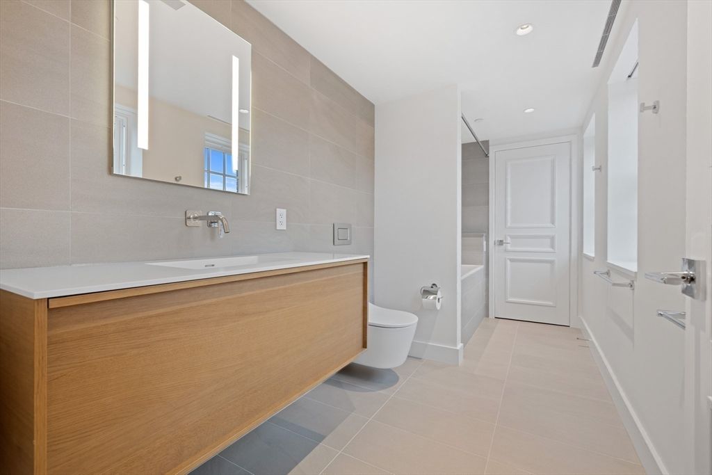 Bathroom, Interior, Recessed Lighting