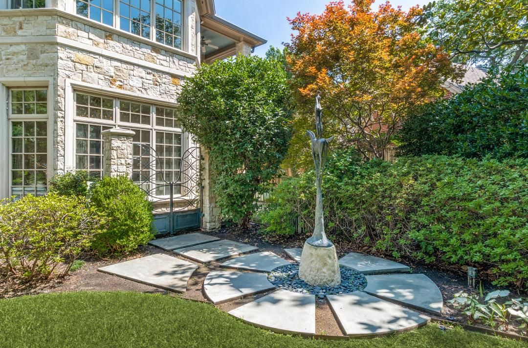 DE Listing image placeholder