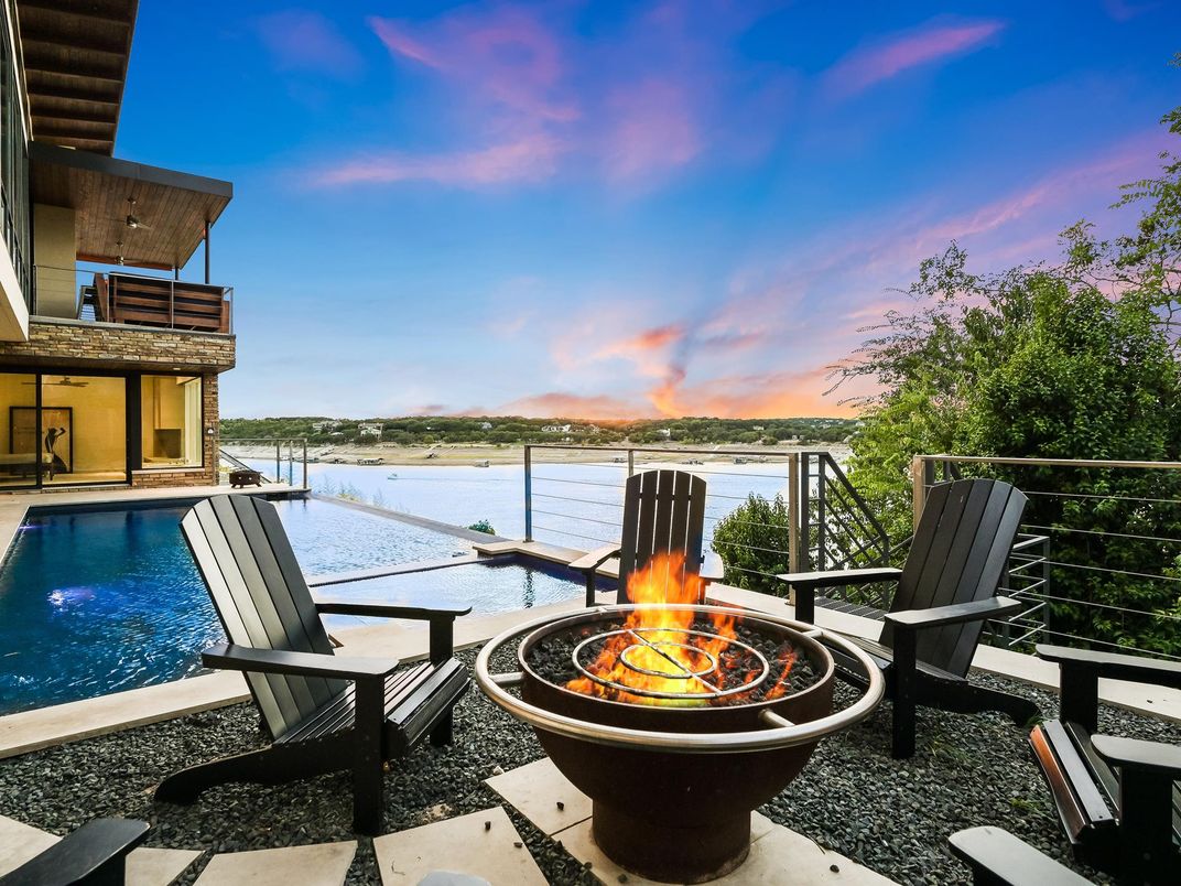 Exterior, Pool, Water