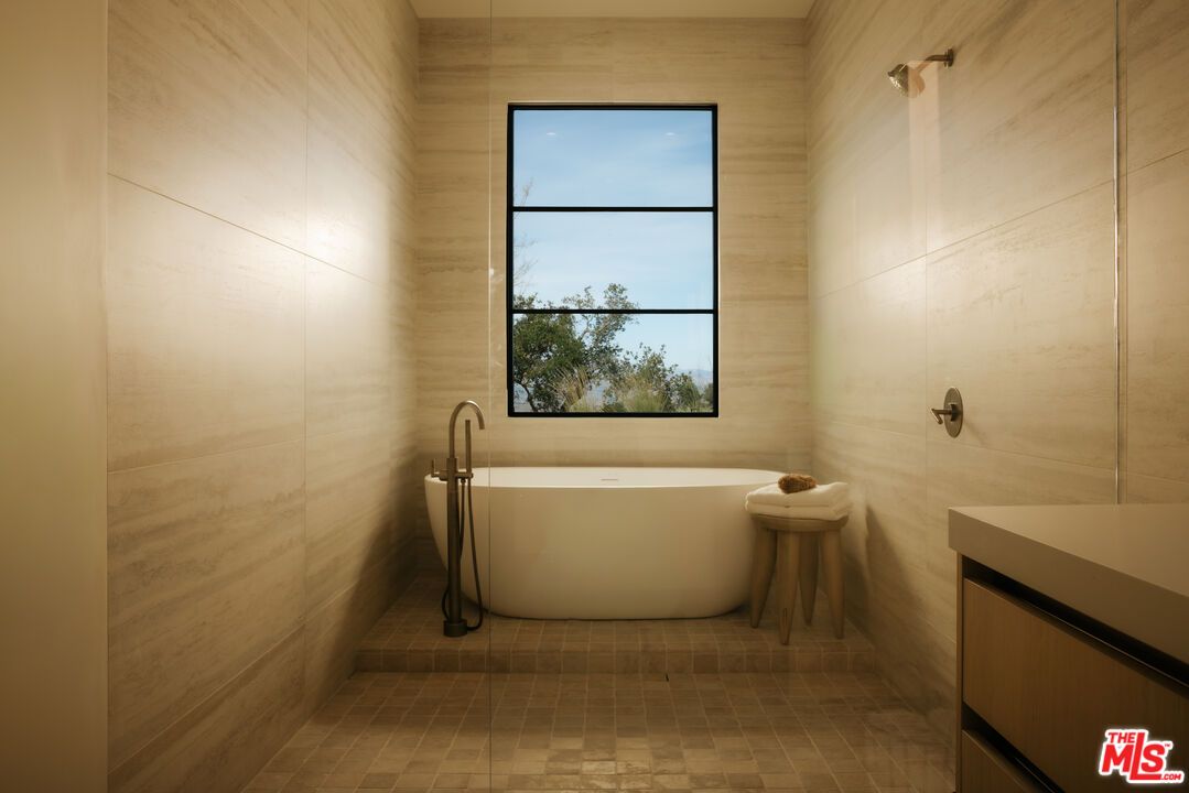 Bathroom, Free Standing Baths, Interior