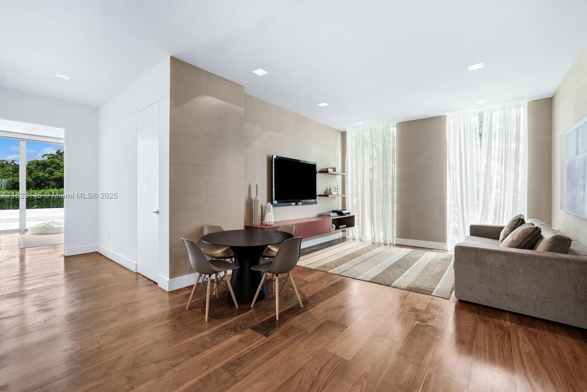 Dining room, Interior, Living room, Recessed Lighting, Wood Texture Flooring