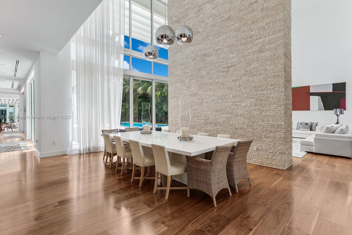 Dining room, Interior, Living room, Pendant Lights, Recessed Lighting, Wood Texture Flooring