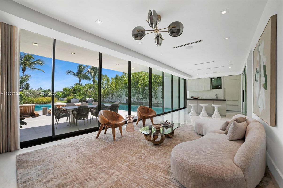 Dining room, Interior, Living room, Recessed Lighting