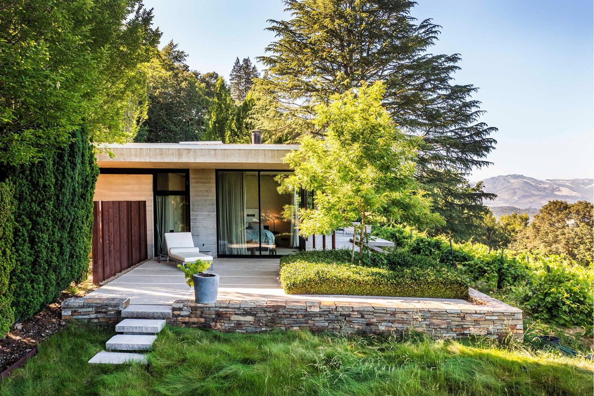 Backyard, Exterior, Facade, Modern