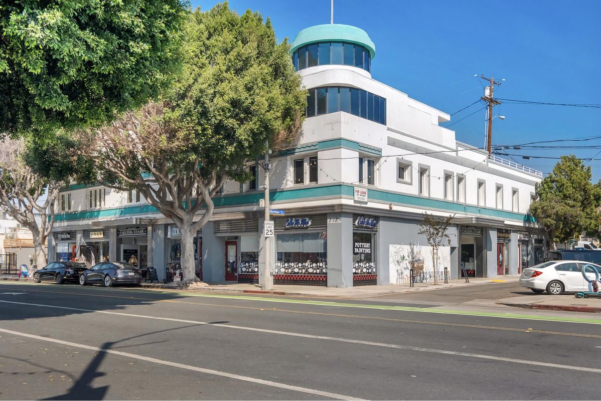 Exterior, Facade, Condo Building