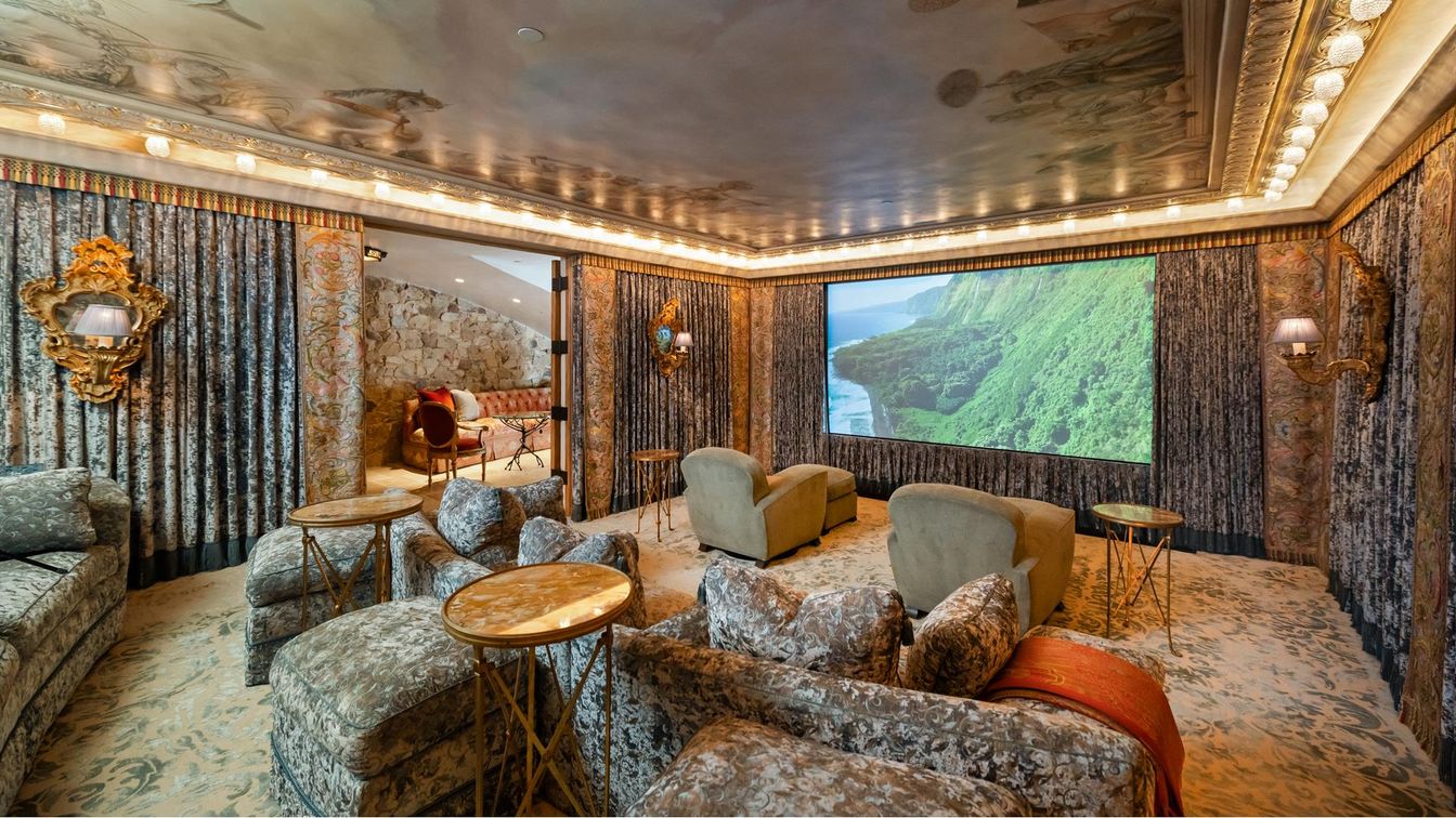 Interior, Projection Screen, Recessed Lighting, Theatre Room