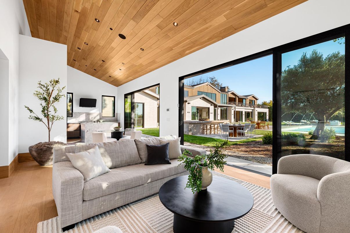 Bedroom, Interior, Living room, Recessed Lighting, Wooden Ceilings, Wood Texture Flooring