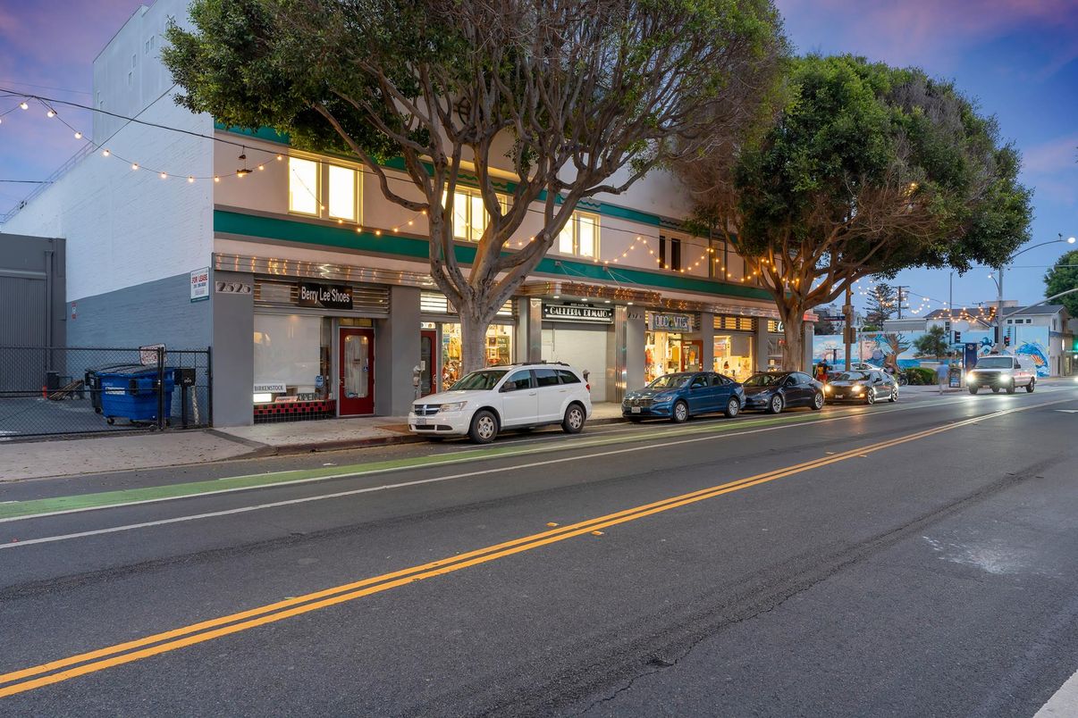 Exterior, Facade, Condo Building