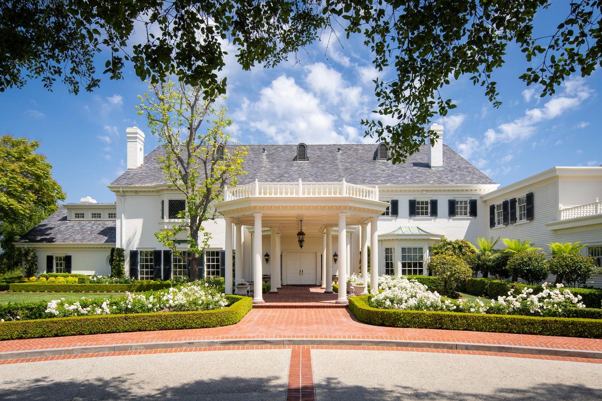 Exterior, Facade, French Provincial