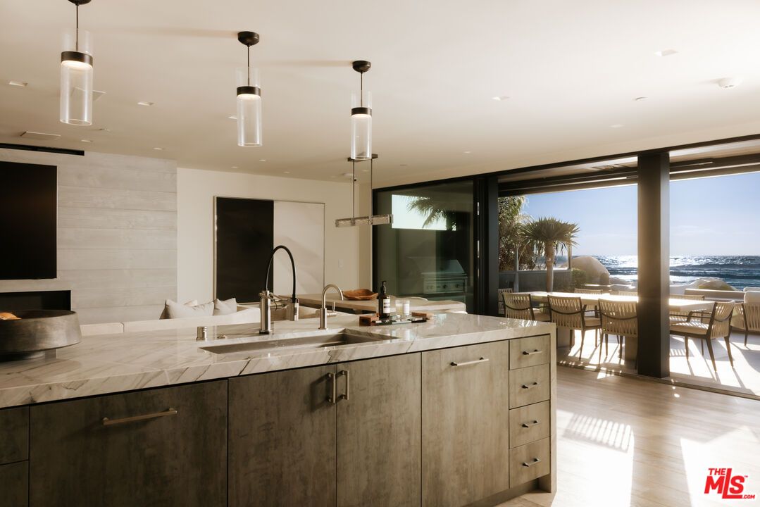 Interior, Kitchen, Pendant Lights, Recessed Lighting, Water, Wood Texture Flooring